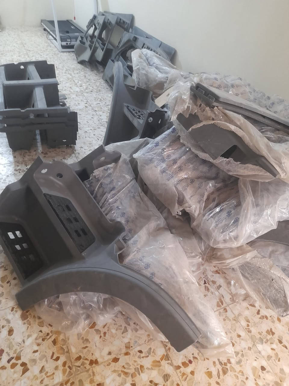 مكلف بنشر 9 أزواج دوس أكتروز أضافتن ألا 5 قطع أبطاين كرواتي معا شمسيه ١٠ملم معا ألغود اكتروز وكفرات دهاميه اكتروز بيع شلعه وحده قيم حض وبخت وخذهن مكان بابل الحله رقم التلفون ***********
