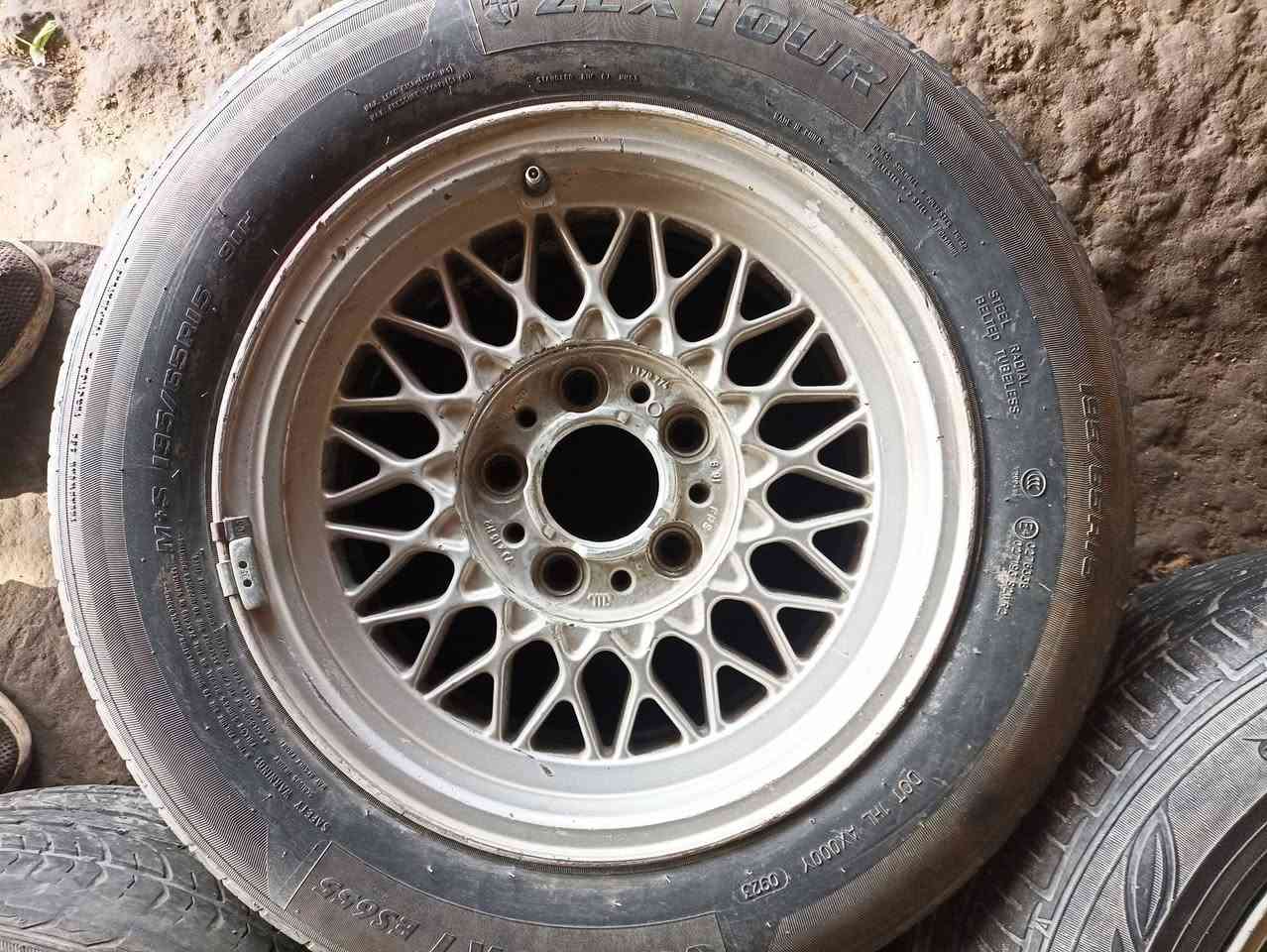 السلام عليكم وي الخليه اصلي مو تجاري مختم مراوس اللي عنده ويل الاصلي اراوسه مكان ديالى شعندك ويل النزله اراوس وياك 18 17 بس كون اصلي مو تجاري لا فطر ولا عواج ***********
