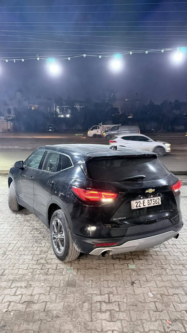 للبيع
بلايزر 2023
مكينه 2000 تيربو
وبيها مواصفات هواي 
السعر 205 
تفاصيل اكثر ***********
