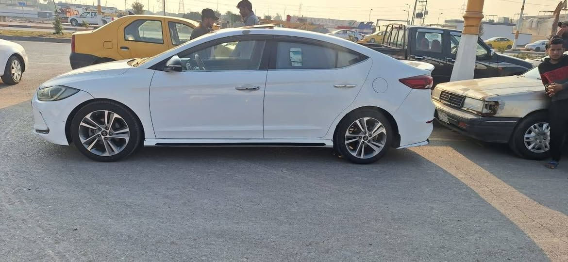 النترا 2017 خليجي فول واحد على واحد 1/1 بصمه  حرة رقم دولي مثنى محرك 2000 بيه جاملغ الامامي عكس السائق مبدل ورشات صبغ ( تخريب بطش )  اني ابيعك احزام مداور ثاني يوم. 123وبيه مجال ***********
*********** مكان السيارة السماوة.... مكلف بالنشر
