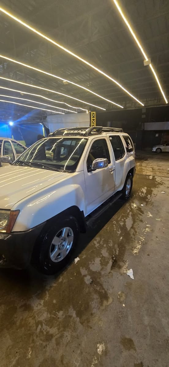 السلام عليكم  نيسان اكستيرا ٢٠٠٧ فور ويل سيارا جاهزه من كل النواحي عليهه عوازل ارضيات  واربع حجرات بيئه  وصالنصه وكير واكسل راديتر منضومة المي ولبانزين تبريد تدفه صدر مشط ستيرن جديد صدر امامي كله جديد المحرك مكفول خليجيه جاملغ خلفي وطخه من كدام  دسكات جدد ادامه كامله واي نقص ينزل من السعر وترايك لسعوديه ولسعر شده وعشر ورقات 11 الف للاستفسار  ***********
