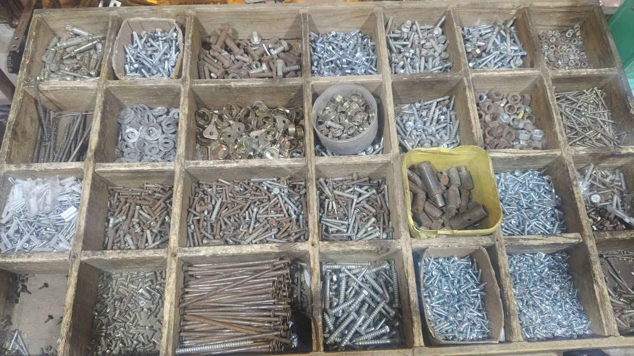 غراض كهربائيات وعدد يدويه للبيع
حي القدس قرب جامع الهدى في حي القدس  
***********  بي واتس
الشراي يجي يشوف الغراض ونتفق على السعر
