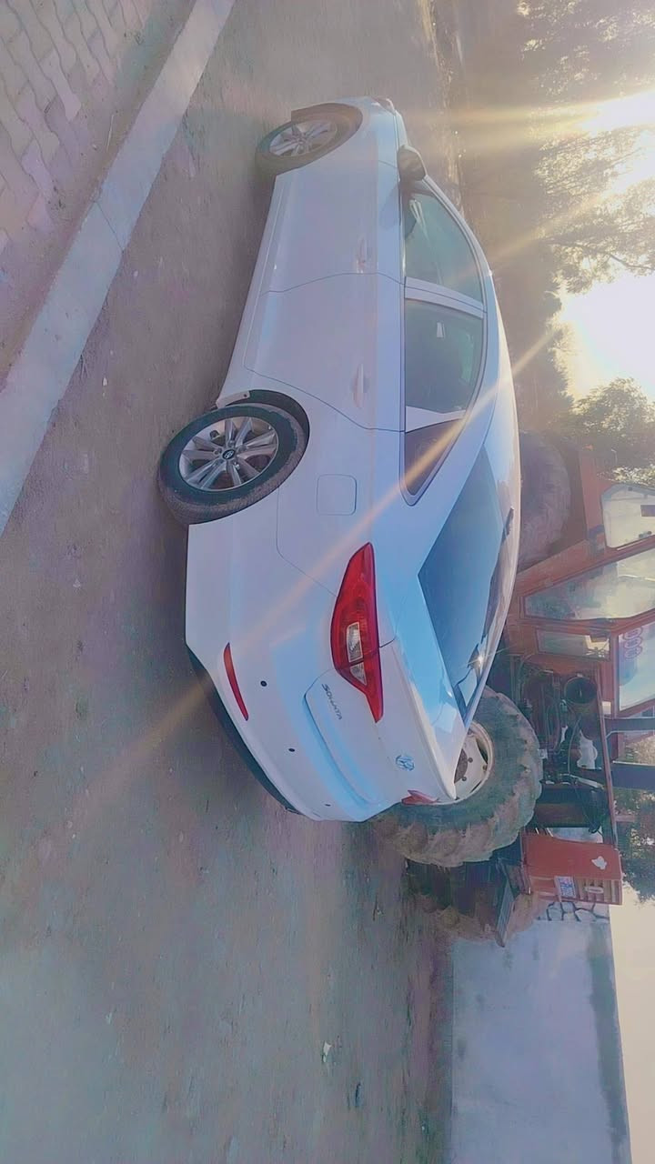 للبيع سوناتا موديل 2016 رقم قادسية تحويل مباشر سنويه لل 2029أمريكي لون أبيض صدفي سياره جديده وحلوه داخله كلين حادثه مياه أمطار بدون مداخل للداخل شي بسيط جوه الدوسه السياره كلها كود واحد مابيه تبديل أبد ولا فتح صار بيه تكشير صبغ وصبغت الجنطه والجاملغ عكس السايق الخلفي وباب السايق عندي صورهن قبل الصبغ تكشير فقط السعر كلش مناسب 115 وبيه مجال
للاستفسار ***********
