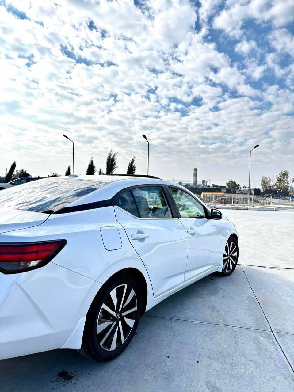 نیسان سێنترا مۆدێل (2021) special sv plus 
بۆیاخ دوو پارچە بێ ناوو گرتن بەسمە سڵاید ناوو قەیسی کوشن هیتەر ڕادار لایت لیدوو زینۆن سیارەکە ٤٨ مایل ڕۆشتووە سەیارەکە یەک دینار مەسروفی نیە 
نرخەکەی 142 گەڵا کەمێک مەجال 
ژم [***********] رانية, السليمانية
