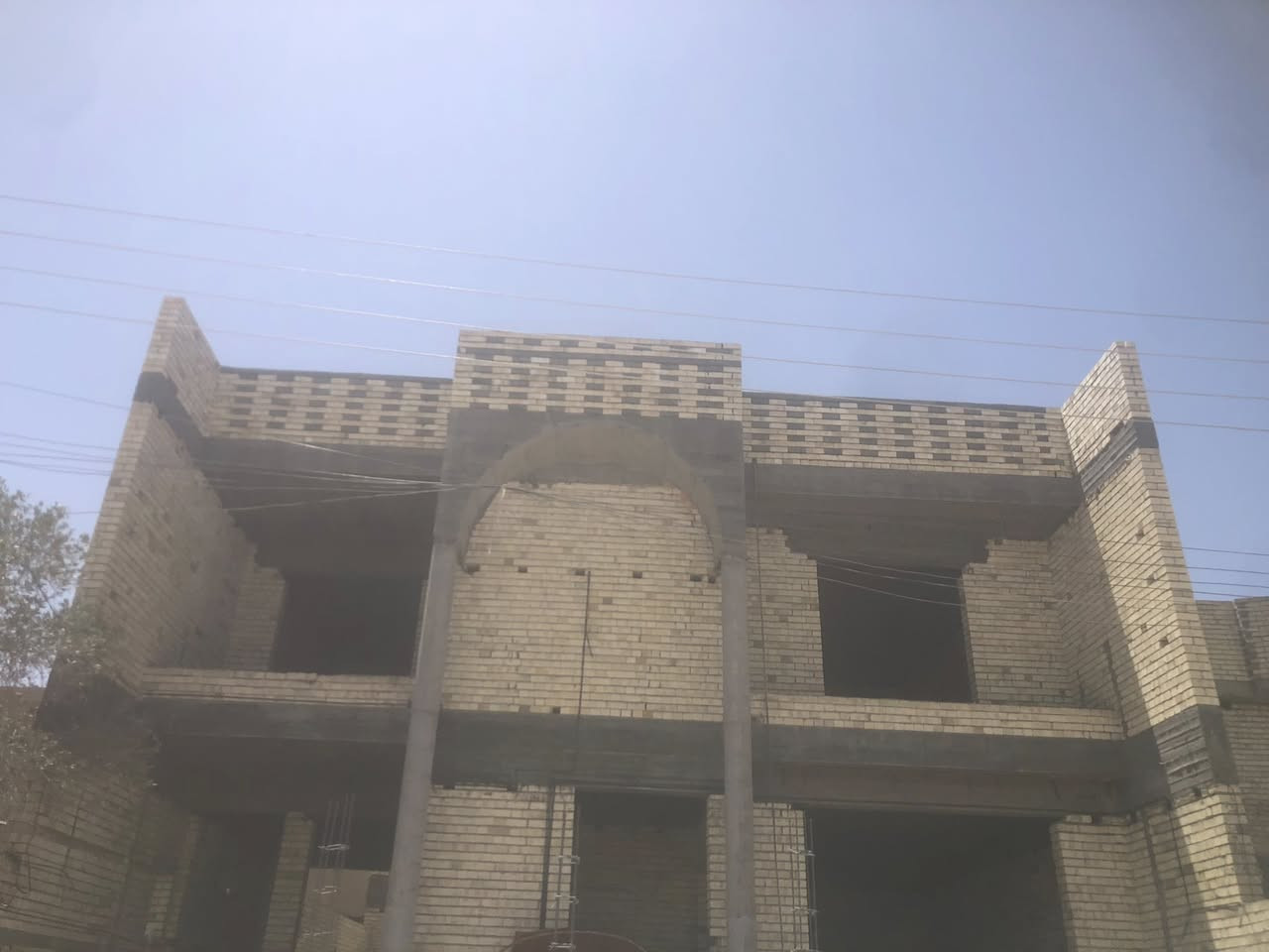 مساء الخير خلفه بناء متفرق حالين شقل حلو وسعار مناسبه ولاتزام بلعمل ***********
