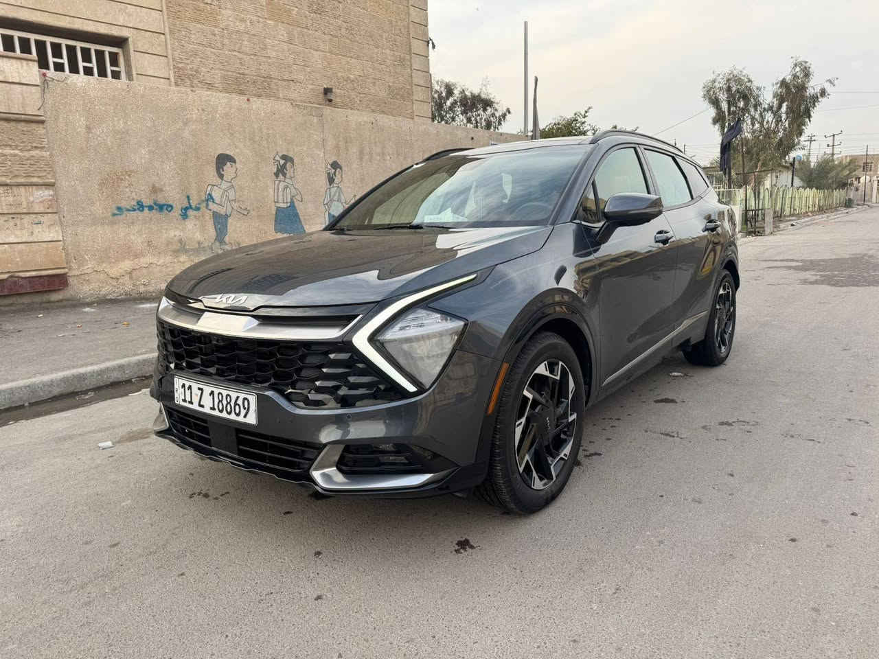 السلام عليكم
سبورتج 2024 وارد امريكي 
فول مواصفات SX PRESTIGE 
الضرر كما موضح بل صور 
بصمة 
تشغيل عن بعد 
بونوراما 
جنطة كهرباء 
4 كامرات 360 
داخل احمر 
شاشة متصلة تجتل 
رادارات امامي خلفي 
حساسات امامي خلفي 
بعد مواصفات معروفة 
العنوان بغداد حي النصر 
رقم الهاتف ***********
