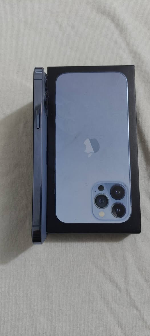 السلام عليكم 
ايفون 13برو ماكس 
شرق اوسط 
البطاريه 78
الذاكره 512
السعر 750وبيه مجال قليل 
الجهاز استعمال بيت
***********
