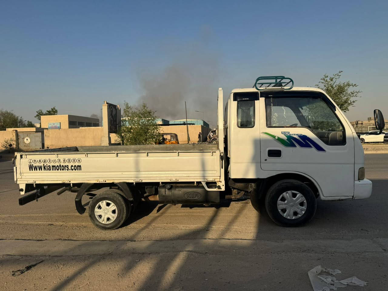 كيا فونتيرا موديل2000
رقم انكليزي بغداد سنوية جديده 
السعر 55 وبيها مجال 
مكاني بغداد المعامل حي النصر
***********
