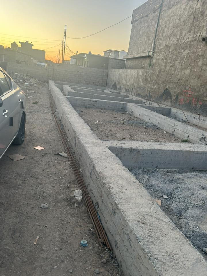 السلام عليكم عندي قطعة ارض قرار ١١٧ الهواشه شارع ابو دوخه بفرع فلافل لبنان من جهه اليمين موقع مميز ماء وكهرباء للبيع قرب الجامع ١٦٠ متر سعر ٢٨ مليون 
***********
