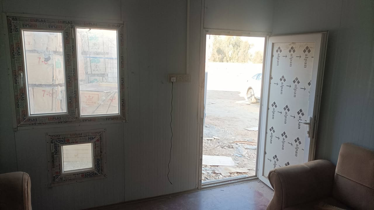 السلام عليكم اخي الكريم كرفان4×4معه ملحق تواليت خارجيه الاتصال ***********
