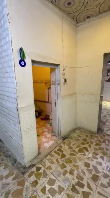 بيت للبيع طابو اسهم تحويل ناصريه سكك 
مساحه ١٠٠م غرفه وصاله واستقبال ومطبخ وصحيات 
سعره ٧٥ بي مجال
*********** 
***********
*********** مكتب نجمة الابداع بالثوره
