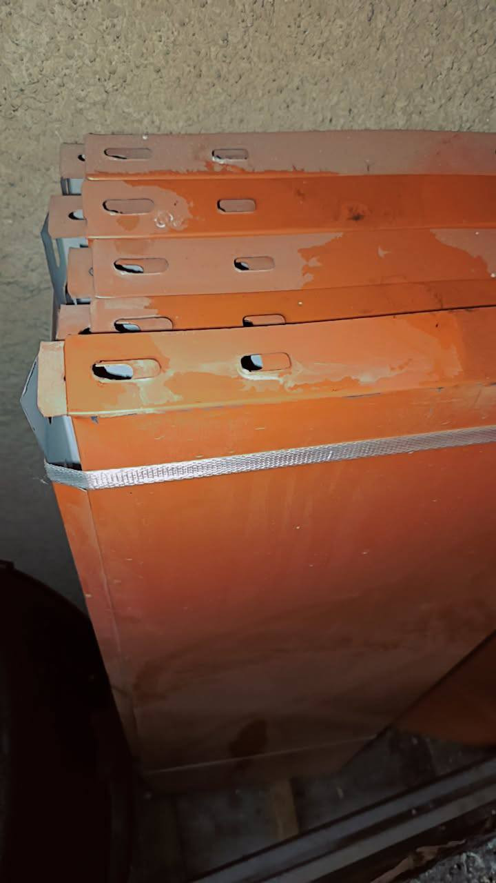 رفوف جدد للبيع 
***********
