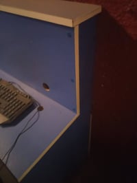 للبيع ميز خشب MDF تركي 4 قطع كل قطعة طولها 2 متر  العنوان بغداد  07716...