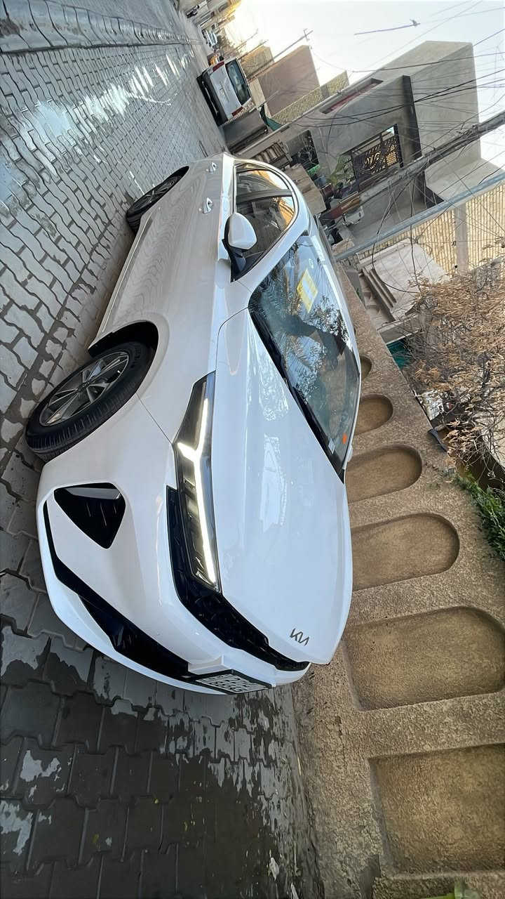 السلام عليكم 
بيع او مراوس 
K3 موديل 2022 مكفوله كفاله حته الدعاميات
فقط شكم رصعه بسيطه مال حصو مال شارع سونار السياره بلمنشور
فتحه
شحن واير لايس
بصمه 
كشنات جلد 
لد امامي خلفي 
لايت زنون
مانع انزلاق
تبريد قطعتين
شاشه جبيره 
لايت ماطور 
اشاير بلمري
السياره رقم اربيل الجديد بسمنه تحويل او وكاله 
السعر 135 وبيها مجال بسيط جدآ
العنوان بغداد الشرطه 4 
***********
