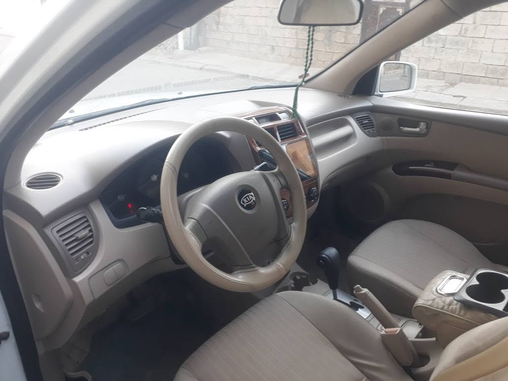 ‏KIA Sportage 2010
فول مواسەفات ( سڵایت ، ABS ،دەبڵ گێڕ تۆماتیک و عادی ،جام کارەبا، ناو زەردی شەریکە 
بێ بۆیاخ بێ سارد.  گێڕ و مەکینە بە شەرت
سنويه تازه يه به ناوي خومانةويه
***********
ز.م [hidden information]📞 السليمانية, العراق
