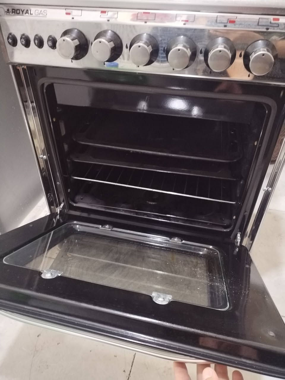 Royal Gas (رويال جاز) للبيع  طباخ
صناعة مصر الأصلي 
4 عيون
قياس 60×60 سم
موديل 5640
مع فرن وشواية ومروحة (Fan) (مستعمل شهر واحد) مكاني بغداد حي الجامعة للاتصال ***********
