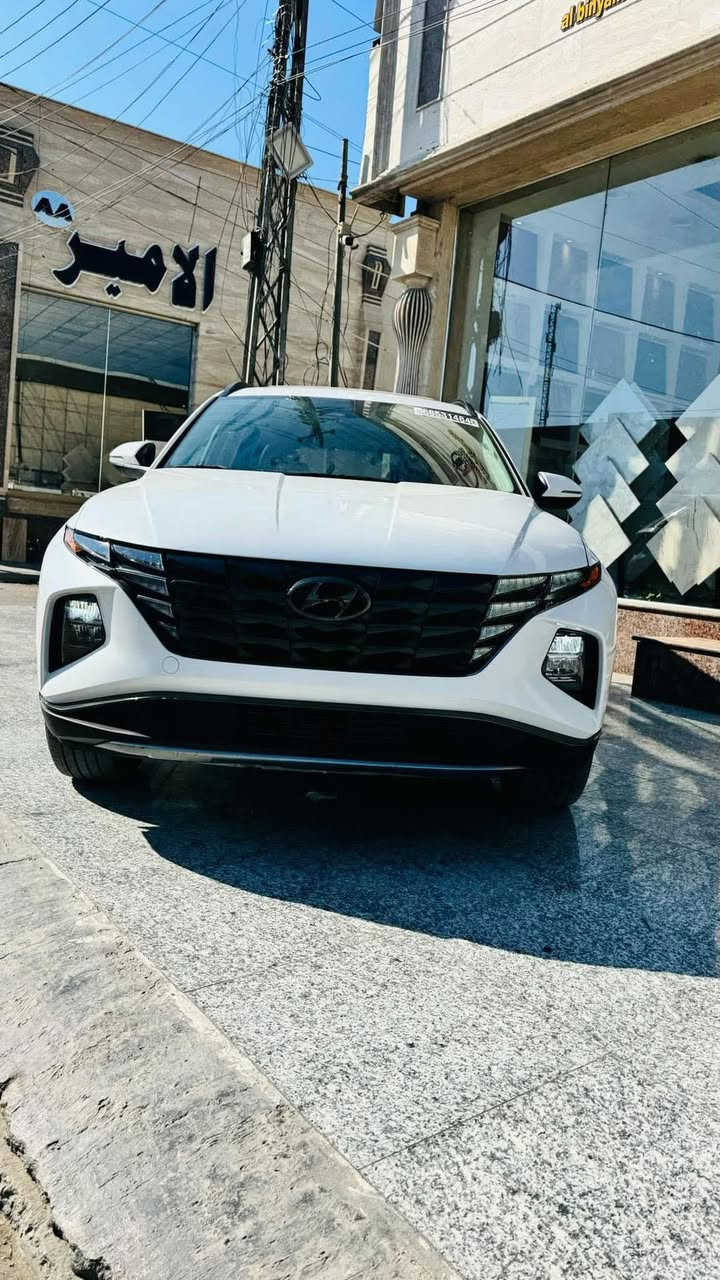 سلام عليكم للبيع فقط توسان دخول جديد موديل 2023 وارد أمريكي فول موصفات  ايرباك استيرن +البرده اليسره فتحه شاشه ديجيتال إشاير ترحيب كشن السائق كهرباء تحديد مسار نقطه عمياء أشارة بالمري رادار امامي وخلفي تبريد قطعتين داخل لونين كشنات جلد ويل كب حادثه صبغ نصف البنيد ماشيه32 السعر 190 وبيه مجال رقم بغداد بسمي العنوان بغداد البلديات الاتصال على الرقم ***********
