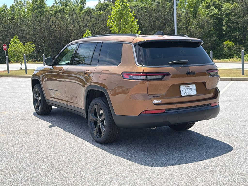البيع بسعر البنك المركزي ..
🇺🇸2026 JEEP GRAND CHEROKEE L LIMITED
🇺🇸جيب جراند شيروكي L ليميتد 2026
🇺🇸15ميل
🇺🇸مدة الوصول 50يوم 
🇺🇸موقع السيارة جورجيا 
🇺🇸كلين تايتل 
💎7راكب ،،
شاشة معلومات وترفيه وسطية تعمل باللمس مقاس 12.3 بوصة.شاشة عدادات رقمية للسائق مقاس 10.25 بوصة.تدعم نظامي آبل كاربلاي (Apple CarPlay) وأندرويد أوتو (Android Auto) لاسلكياً.
نظام تثبيت السرعة التكيفي.نظام التحذير من الاصطدام الأمامي مع مكابح الطوارئ التلقائية ورصد المشاة.نظام المساعدة في الحفاظ على المسار.
كاميرا 360درجه 
فتحةًسقف
العجلات: 20 بوصة × 8.5 بوصة،
مقاعد مدفئه امامي خلفي
مقعد الذاكرة

✅ بيع مباشر 
✅ فحص وتدقيق كامل قبل الشحن
✅ شحن مضمون إلى جميع الموانئ العراقية
✅ استلام رسمي ومعاملة كمرك كاملة
✅ شفافية كاملة بالعقد والفاتورة...
تواصل خاص


**إذا كنت صاحب هذا الإعلان وتريد حذفه لأي سبب، رجاءا أرسل رسالة إلى الدعم الفني**