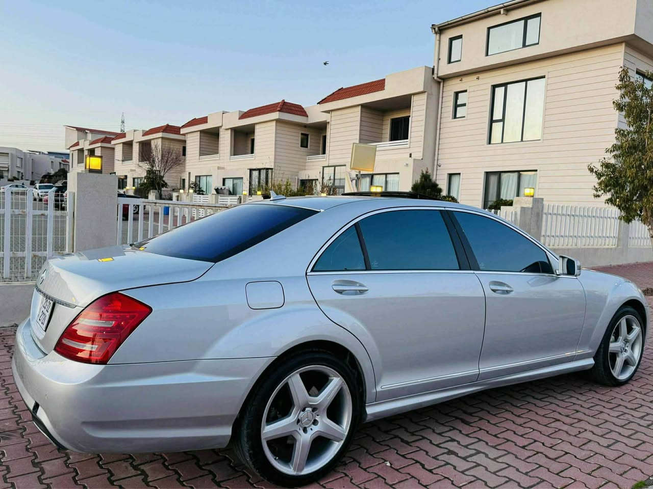 مرسیدس ادوات ٢٠١١ بدون كص
 ٥٥٠ بدون توربو کفالە عامە 
واحد قطعة سبخ بدون اي دواخل 
بشرط حاسبة و كل شيء
سيارة نفس زيرو 
کیر و محرک بشرط
مكان سليمانية 
سعر ١٠٥$
*********** السليمانية, العراق
