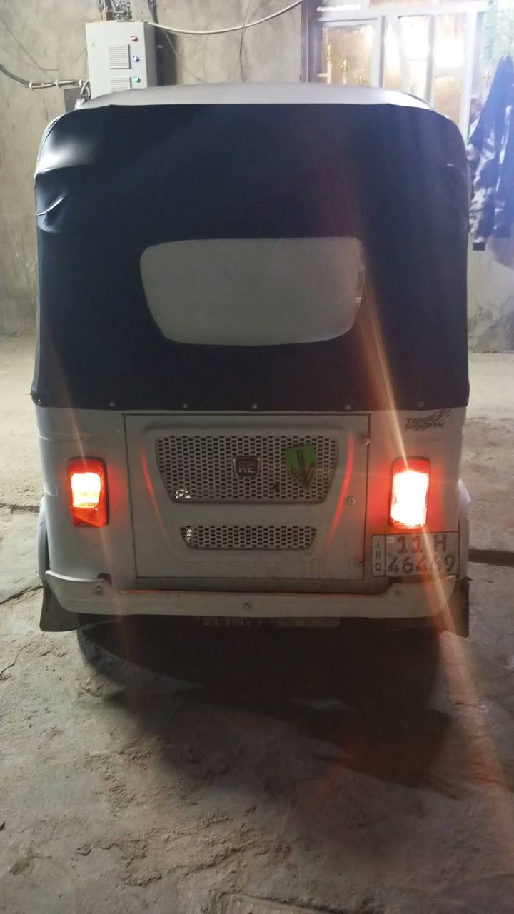 السلام عليكم شباب تكتك 22 شهر 12 محسوبه عل 23 رقم وسنوية تحويل ثاني يوم التكتك احلى من صور مكينه كفاله 
السعر 8500 وبي مجال حك الجيه شي قليل العنوان المدائن ناحية الوحده للاستفسار الاتصال على الرقم ***********
