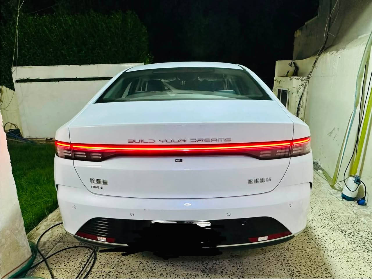 🚗 للبيع: BYD Destroyer 05 (موديل 2025) .. بحالة الوكالة
للبيع سيارة بي واي دي ديستروير (BYD Destroyer) موديل 2025، السيارة بحالة الوكالة (أكسلنت) وجديدة كلش، استخدام بيت حشيم ومحافظ عليها حباية حباية.
📌 المواصفات والنظافة:
 العداد: ماشية 9,000 كم بس (يعني بعدها بوضع الشركة).
 البودي: سيارة لوك، لا طخة، لا صبغ، ولا أي شيء بيها.. مكفولة بفضل الله من كل نقص.
 الداخل: نظافة %100، غرفتها جديدة وممنوع التدخين بيها نهائياً، عطر الشركة بعده بيها. ا السعر المطلوب: 20 مليون دينار عراقي السيارة صدوقية وكالة وحالتها ممتازة جداً ومريحة، الي يدور سيارة جديدة ونظيفة ومريح
باله، هاي السيارة تفوته.
و للتواصل والاستفسار:
يرجى المراسلة على الخاص أو عبر الواتساب
على الرقم:
***********

