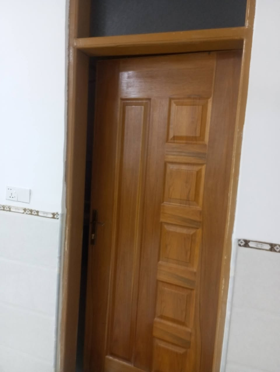 السلام عليكم
اربعه باب خشب تزكان للبيع
مكان بابل 
رقم الهاتف ***********
