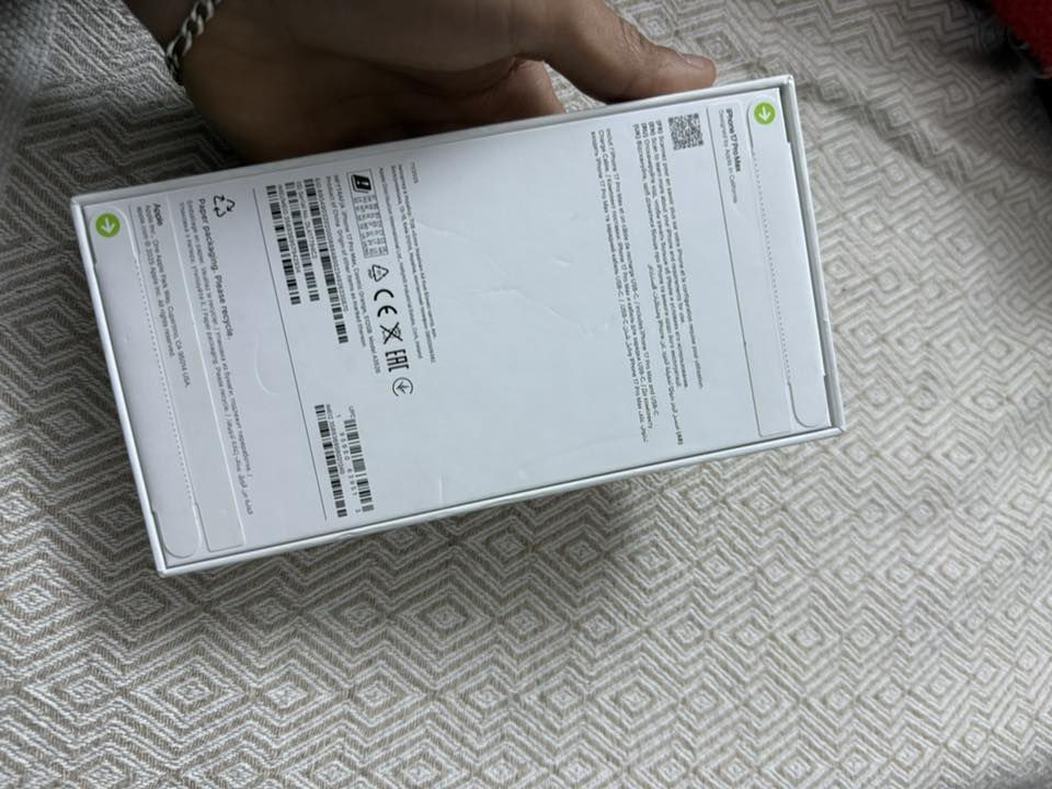 ‎17 برو ماكس
ذاكرة512 جديد سعر 2400 ( مليونين و اربعمية) وبي مجال 
مكاني بغداد 
تواصل ***********
