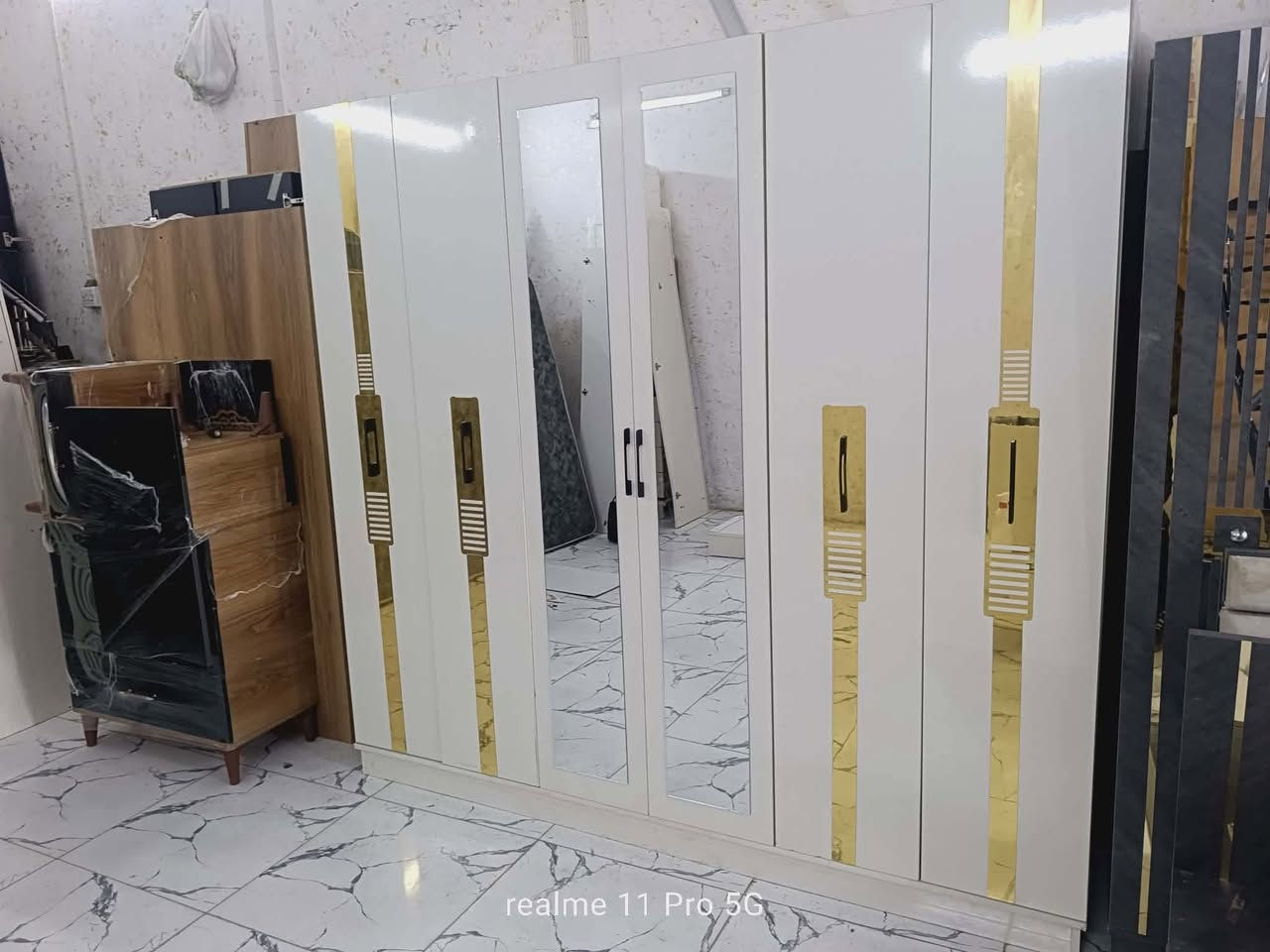 غرفة نوم تركي مستخدم😍💥 
 نضافة99💯
عدد القطع / 5
نضام / ابواب هايدروليك🦋✨
سعر / 500🤍✨
شد ونقل داخل بغداد مجاني🛻
يوجود توصيل محافضات


**إذا كنت صاحب هذا الإعلان وتريد حذفه لأي سبب، رجاءا أرسل رسالة إلى الدعم الفني**