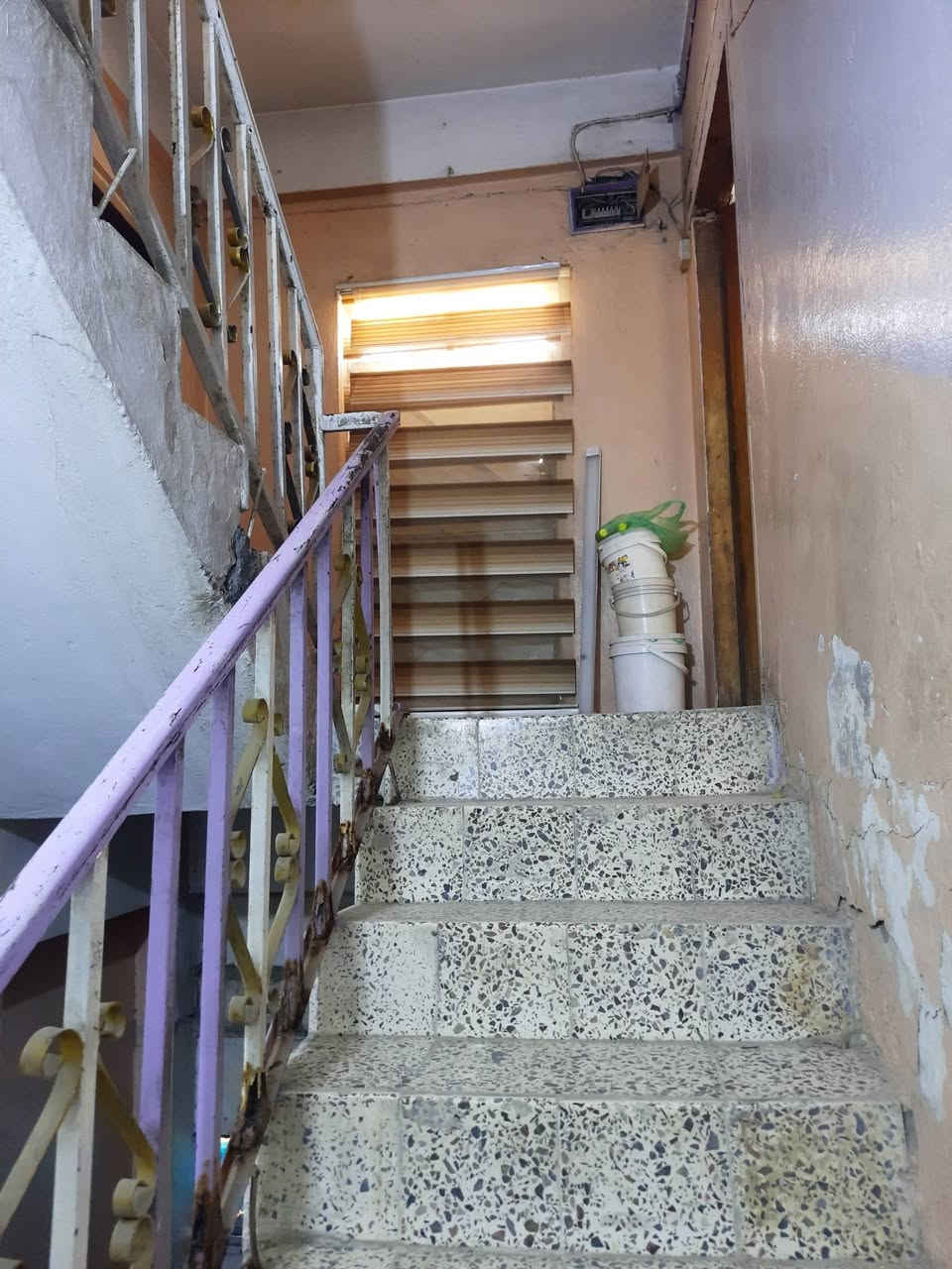 عمارة ركن للبيع 🔴
📍 الموقع: بغداد – مدينة الصدر – قطاع 47

📐 المساحة: 144 متر

🧱 الوضع: ركن – موقع حيوي 

🔹 تفاصيل العمارة:

✔️ عدد 2 شقق سكنية

✔️ عدد 4 محلات تجارية

✔️ مشتمل أرضي (بناء وترميم حديث) يحتوي على:

استقبال

مطبخ

صالة

غرفة

خدمات كاملة

✨ مناسبة للسكن والاستثمار بنفس الوقت

💰 دخل شهري مضمون من المحلات

📞 للاستفسار:

مراسلة خاصة أو الاتصال / واتساب

📱 ***********
