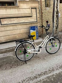 عندي بايسكل للبيع والسعر 150 وبي مجال ورقم الهاتف07775445491