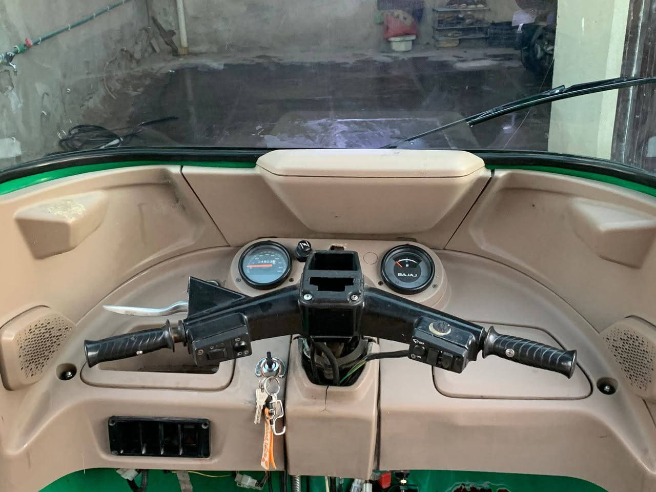 مساء الخير والعافيه تكتك مرقمه ثاني يوم تحويل الاتصال عل *********** السعر 7ونص وبيها مجال
