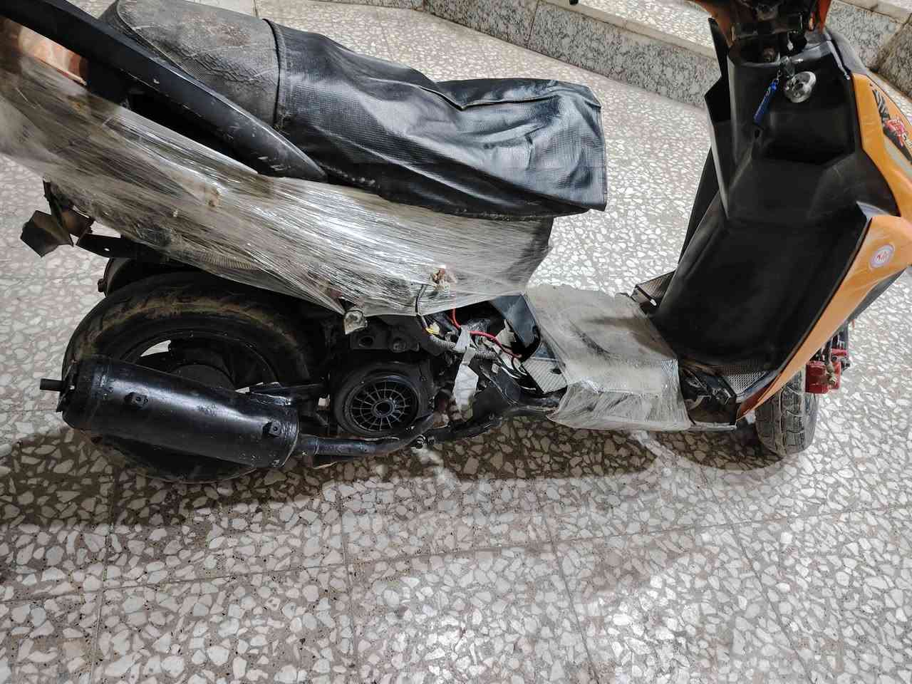 السلام عليكم دراجه سكنس للبيع شغاله نكره سلف كهربائيات شغاله شلعه ومعدل السعر 250 الف وبيهى مجال قليل مكاني كربلاء الحر *********** اتصل ما متواجد مازنجر
