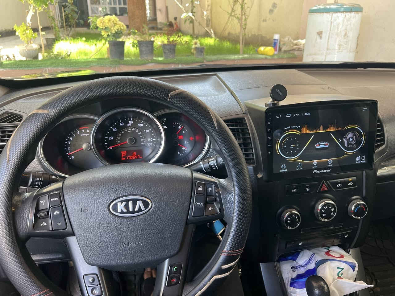 سلام عليكم
سورنتو مديل 2013  امريكي 
رقم بغداد بأسمي 
  سياره جاهزه على اخر شي 
حدادية كير مكينه.  
تخم تاير جديد 
٣ قطع تبريد 
تحكمات ستيرن 
ادامه كامله. للسياره 
مايحتاج تصرف عليها 
الضرر⚠️ 
١ بنيد صبغ 
٢ بيها بارد 
السعر خاص وتدلل 
***********
