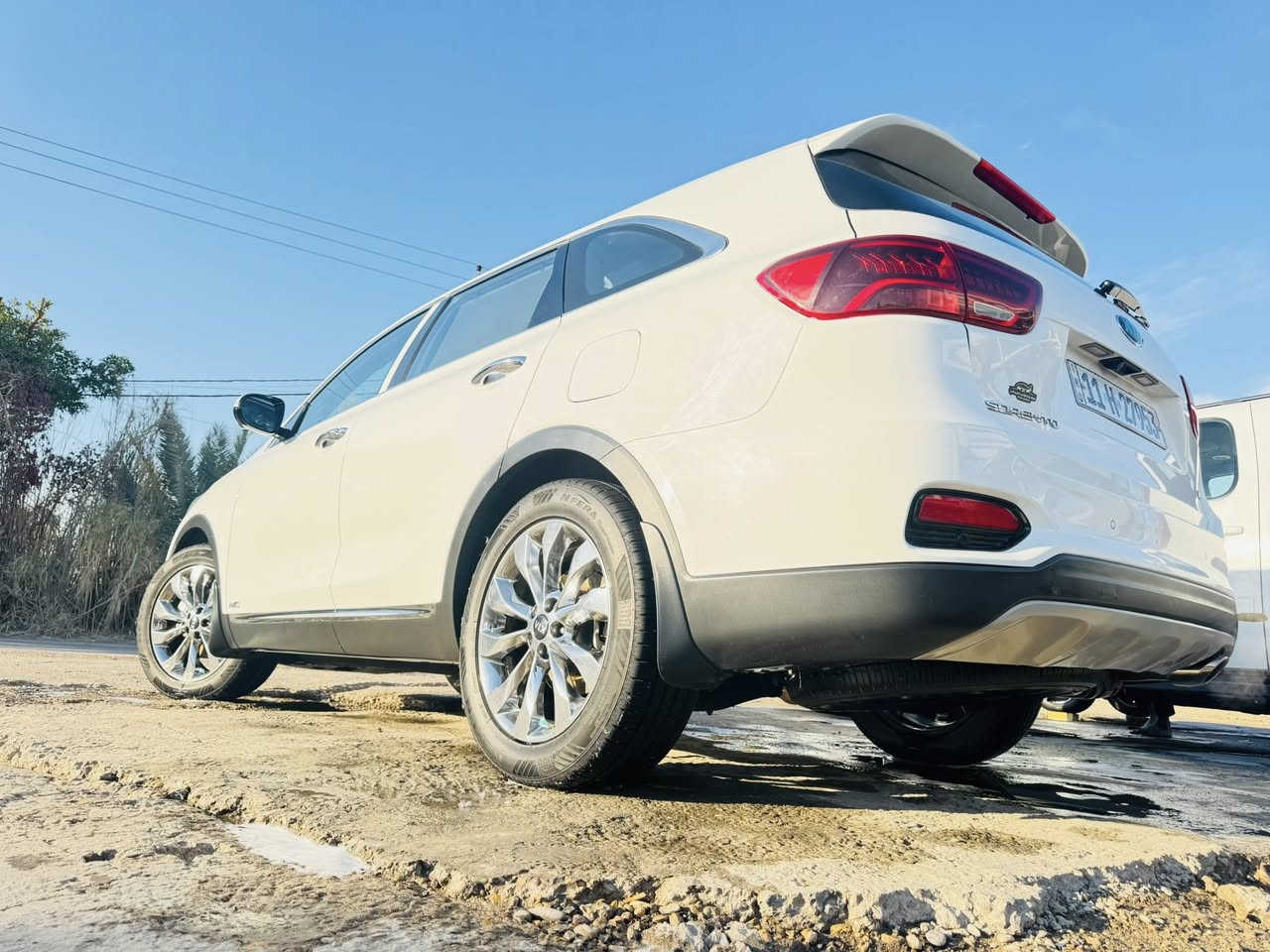 السلام عليكم سورنتو للبيع 2020ماشيه٨٥الفالسياره كفاله على وضع الشركه السياره فول موصفات فور ويل خمس كامرات  لاستفسار على الرقم***********
