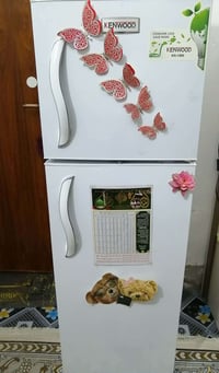 ثلاجة • ١٢قدم • مستخدمة شهر