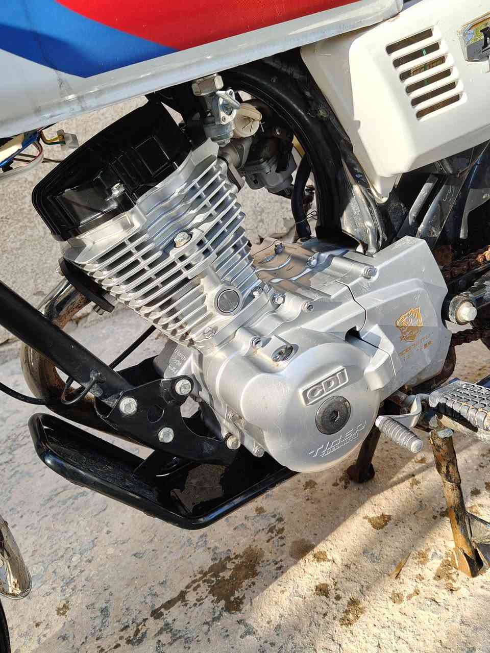 السلام عليكم دراجه البيع اربعه كير فول نضافه وراق سكنر موديل 23طالعه بل 25دراجه كلش حلوه وراقهة كامله وبنفس اليوم اتكاتب بيهة. سعرهة 550وبيهة مجال الطيبين كربلاء الحر  ‏‪0786 032 6030‬‏     0776 620 7577
