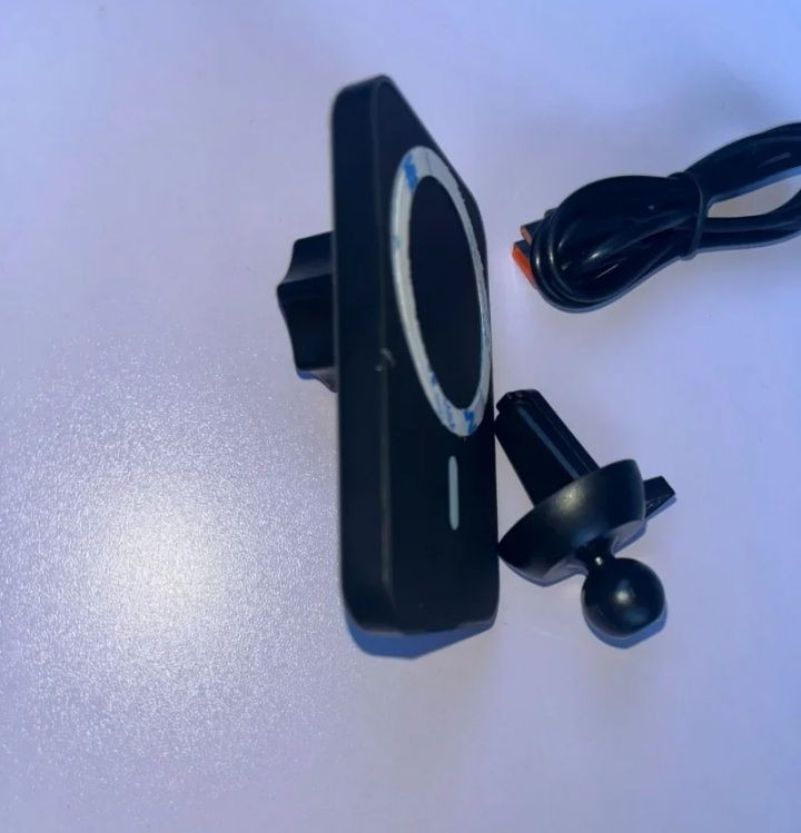 وداعاً لأسلاك الشحن المتعبة في سيارتك! 🚗⚡

شاحن MagSafe مغناطيسي أصلي بقدرة 15 واط.قوة مغناطيس جبارة.. موبايلك ثابت حتى في أصعب الطرق.تصميم أنيق وعصري يضيف لمسة فخامة لسيارتك.متوافق مع جميع أجهزة آيفون والاندرويد التي تدعم الشحن اللاسلكي.


**إذا كنت صاحب هذا الإعلان وتريد حذفه لأي سبب، رجاءا أرسل رسالة إلى الدعم الفني**