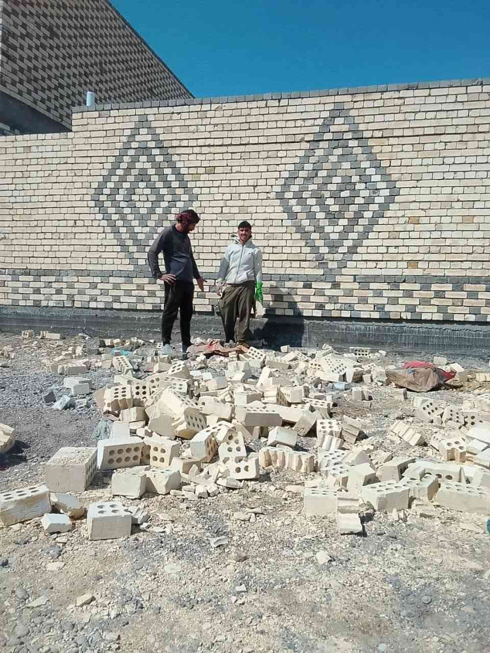 كادر بناء 🧱
ابو عباس الدايمي🙆
شغل درجه اولى 🙅
مساطر شاهون  📐📏
وزن للبيت رش البناء☄️☄️
 تنظيف الموقع📌
 المصداقيه بال
كلام🤫
 الشغل المي يعجبك لا تنطي لو الف💵💴
 احفظ رقمي يجي يوم تحتاجني📱***********📱***********

