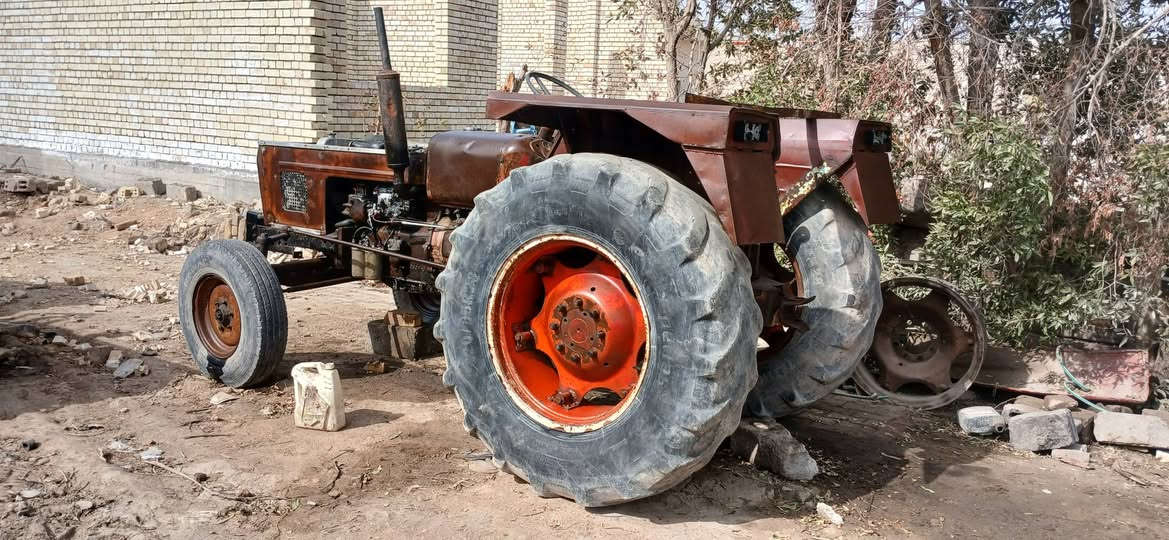 السلام عليكم 
كل عام والجميع بالف الف خير 
كاروبه عنتر للبيع موديل ٨١ بدون رقم مكفوله من محرك وكير واكسل شغاله سلف وباتري جديد بريك دهن كشر بلادي جهاز الرفع شغال لايت امامي التايرات الاماميه نظيفات والكبار ممسوحات راديتر جديد وسلف جديد وياها عربانه تركيه السعر (٣ مليون ) قفل قفل 
للاستفسار 
***********
***********
المكان كربلاء / طوريج
