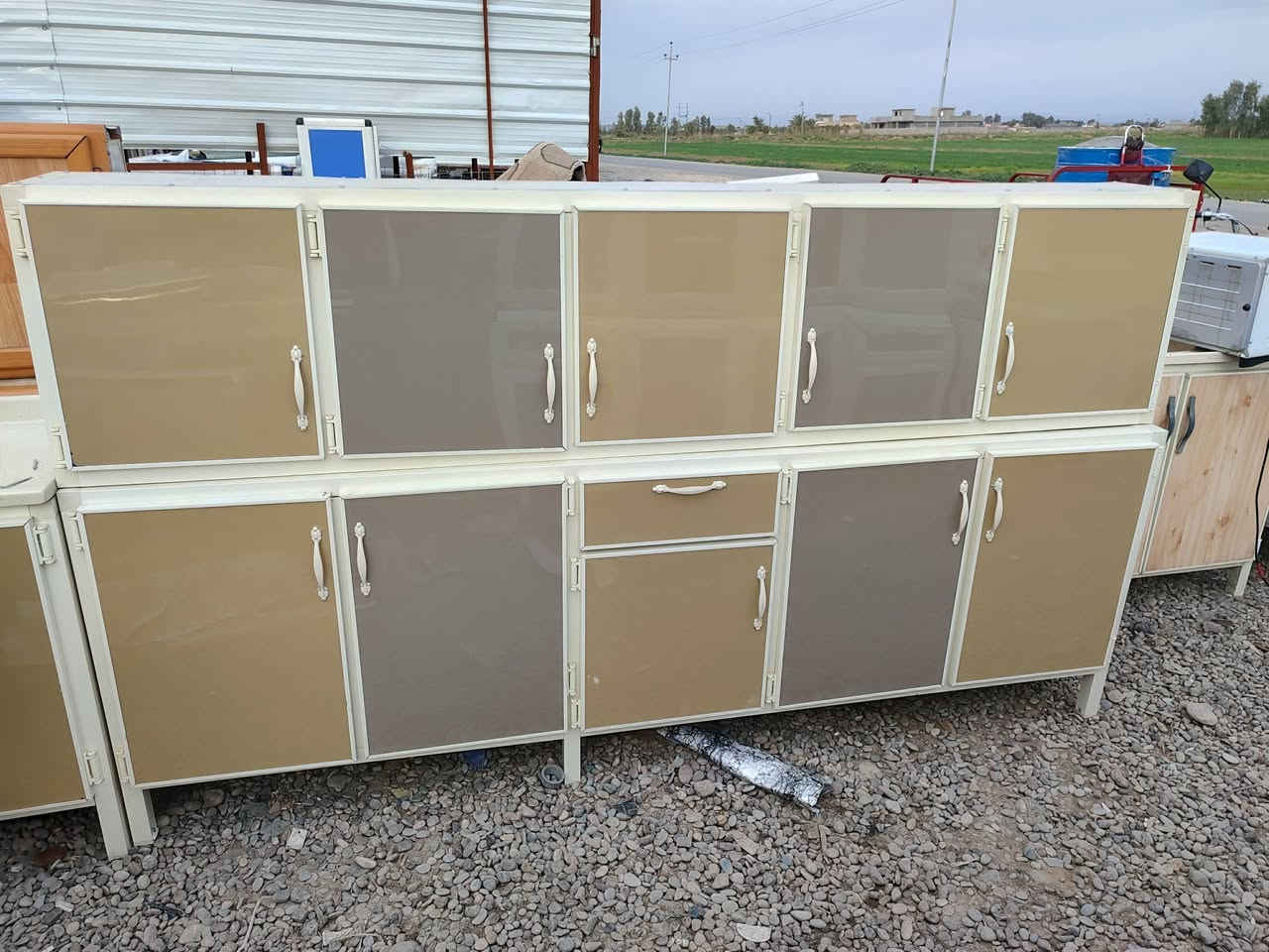 سلام عليكم جبنالكم وجبت اغراض لبيع كله جديد ونظيف شرط النظافه نشتري ونبيع ونراوس عندك اي شي دزه خاص او عل واتس اب ***********
