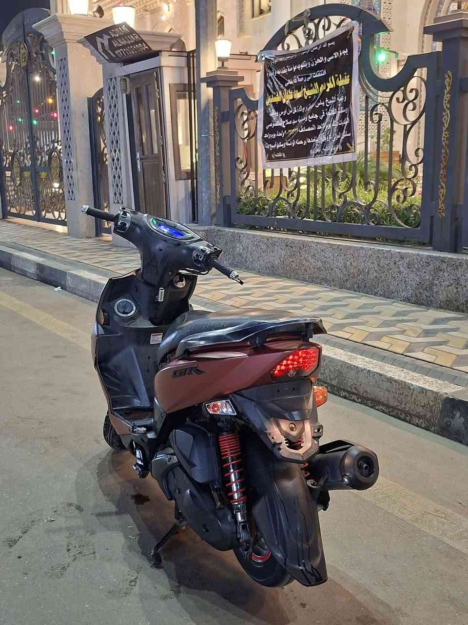 السلام عليكم دراجه للبيع جيتي ار الدراجه تزويد خارجي صدر وكلجات رياضي وقبق فلاوين و يدات بريك ncy و شاشه3 الوان+ كفاله عامه العنوان البلديات ***********
