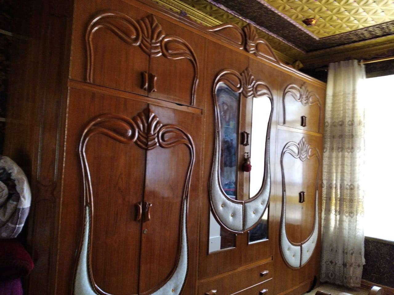 غرفه نجاره عراقيه نضيفه سعر الشراء ٣ ونص 
سعر البيع مليون ونص للاستفسار *********** عنوان بابل
