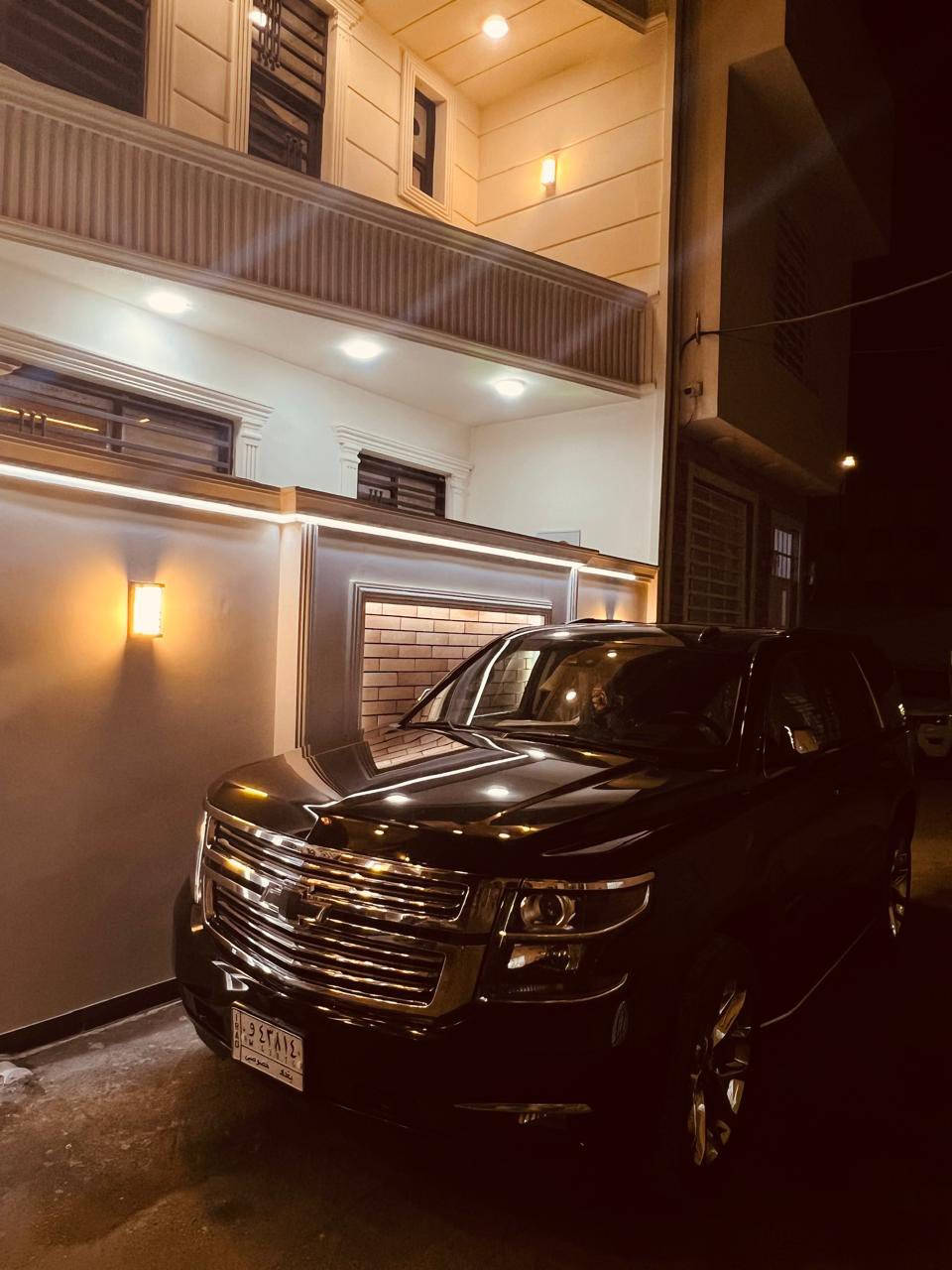 السلام عليكم اخواني تاهو مديل 2019اعلى فئة بالبريمر ماشية 99 اخوان السيارة بيها بارد بابين باقي السيارة كفالة عامة وكالة المنصور للاستفسار ***********
