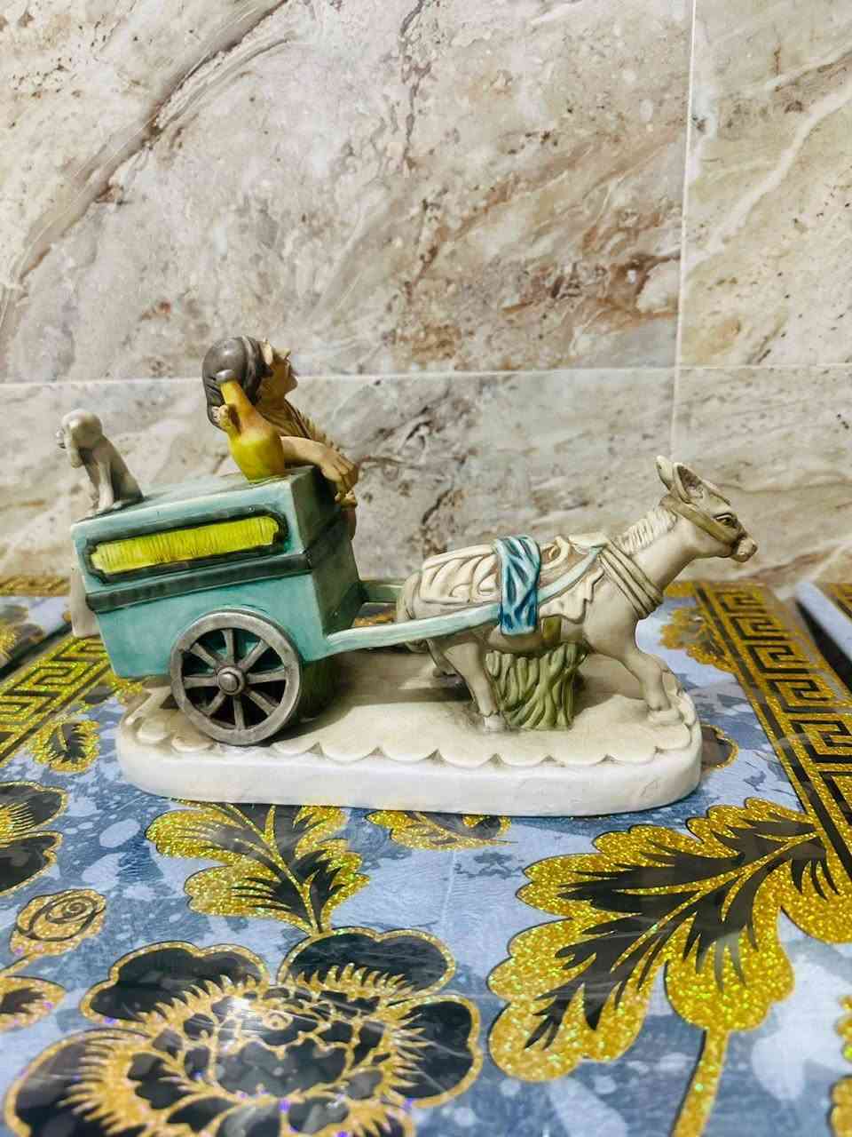 سلام عليكم عجيبة هذا الشكل الحلو شي مختلف قطعة تخبل قطعة أوربية تخبل سعر ٣٠ الف معا توصيل ***********
