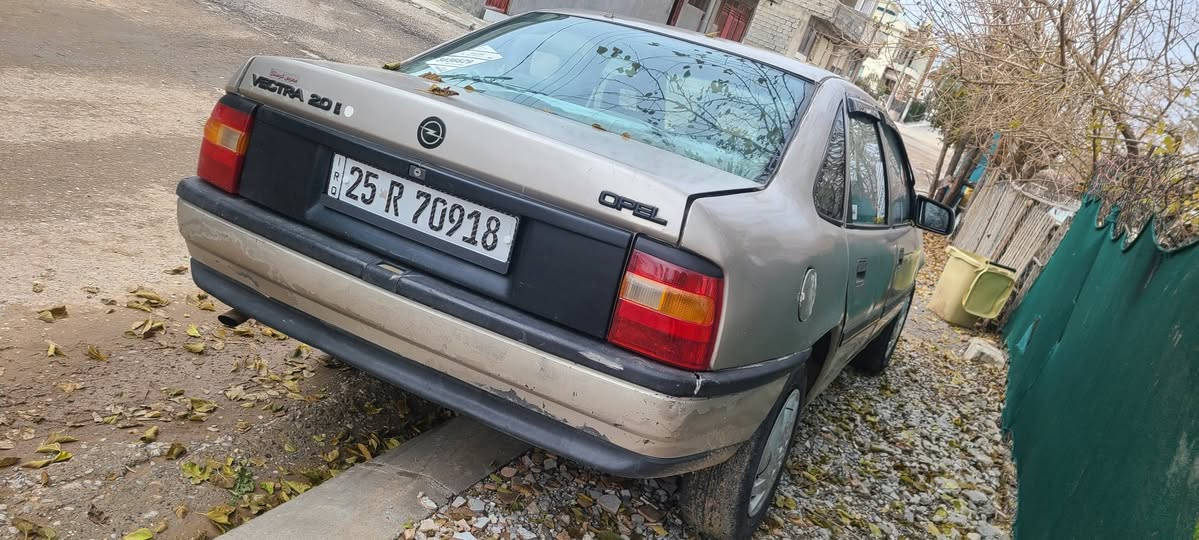 ئۆپل ڤیکترا مەکینە ٢٠ 
مۆدێل ٩٢ ڕەقەم کەرکوک سەیارەکە جایزە بەناو خۆمەوەیە بەشەرتی تەحویل و وەکالە  شوێن چەمچەمال 
ژ.م ***********
*********** شمشمل, السليمانية
