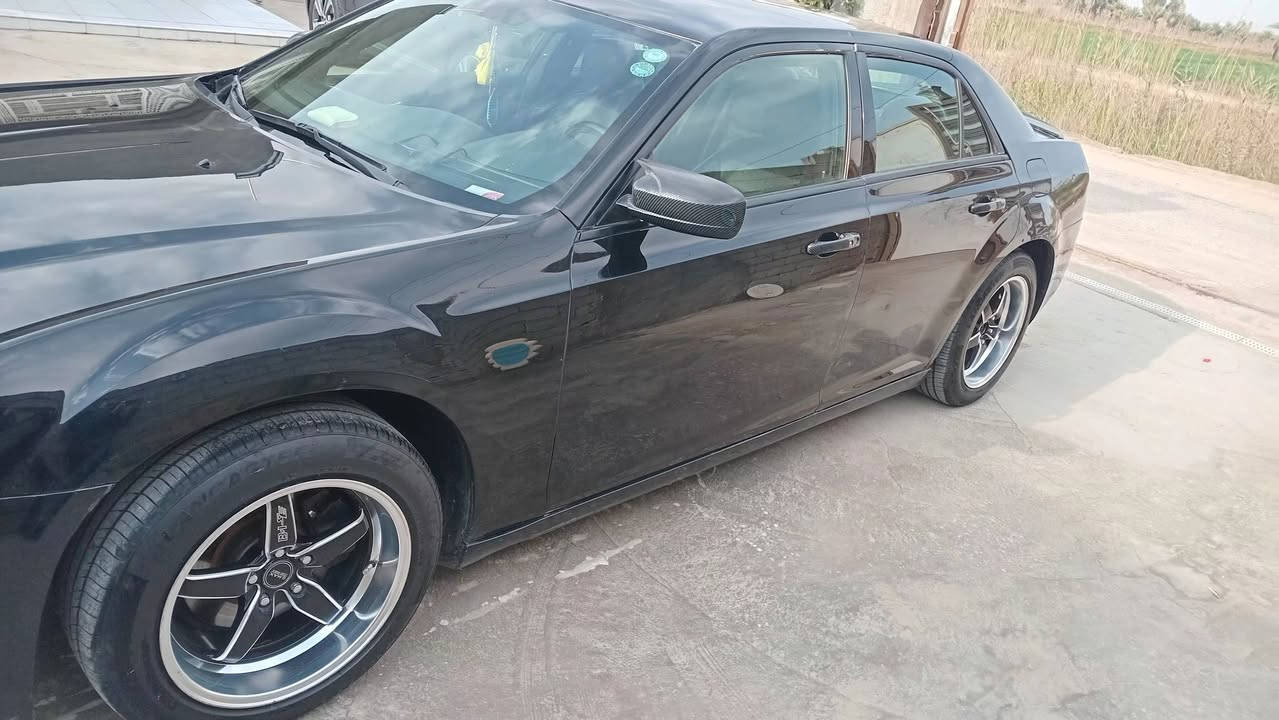 السلام عليكم 
اوباما موديل ١٢ اربيل بأسمي تحويل وكاله مباشر سنويه جديدة هزة جديد مكينه وكير تخم تاير كله جديد ومكفول حدادية أمامي وخلفي عربانه جديدة شاشه جبيرة كير طيارة ٨ نمر داخل جلد صاج ماشيه ١٧٧ حقيقي سيارة جاهزة ما ناقصها شي 
حادثها جاملغ وبنيد فقط السيارة صافيه لا شخوط   السعر ١٦٨ وبيها مجال  
مكان السيارة بابل 
***********
