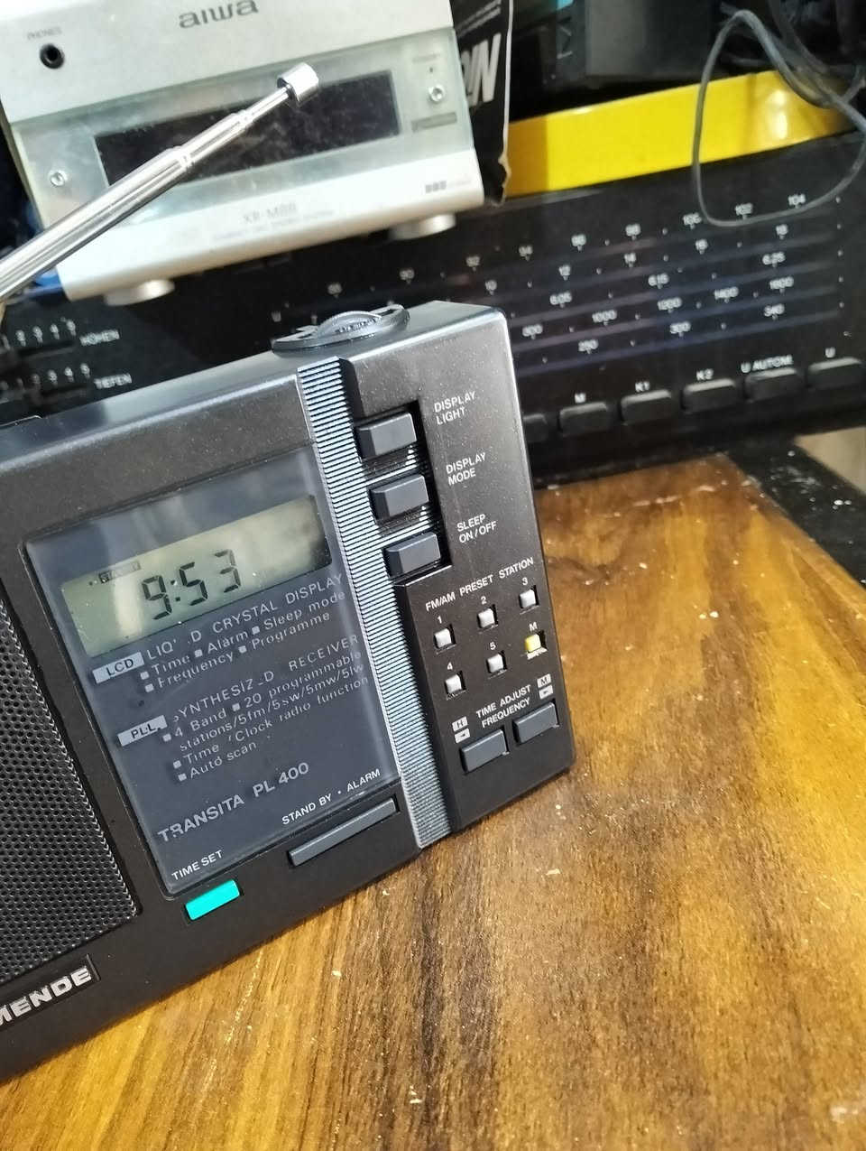 راديو نورمندي الالماني 
موجات الراديو FM MW SW LW 
يعمل باتري قلم 
يوجد فديو بالمنشور يوضح التشغيل 
السعر 40 الف مع التواصل 
للحجز والاستفسار المراسله على الخاص


**إذا كنت صاحب هذا الإعلان وتريد حذفه لأي سبب، رجاءا أرسل رسالة إلى الدعم الفني**