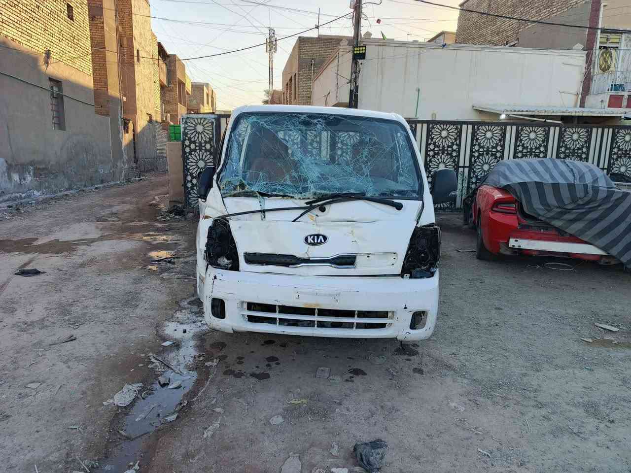 السلام عليكم كيا حمل موديل 2021
رقم بابل بيها حادث كما موضح بالصوره 
تباع على وظعها سياره شغاله وتمشي الاستفسار ***********
*********** مكان السياره بغداد
