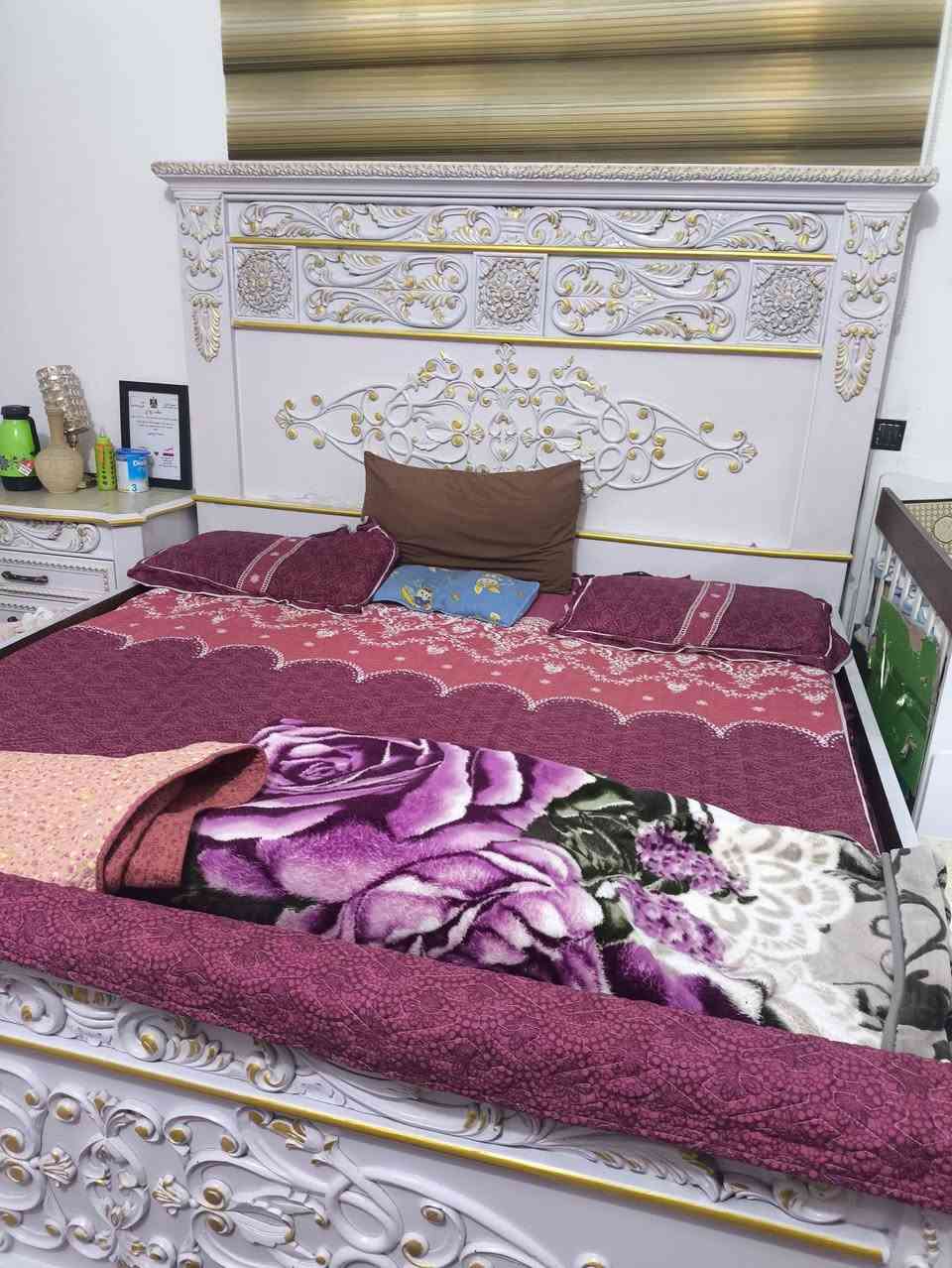 غرفه خشب تركي للبيع مستعمله قليل كانتور ابو 6 وميز تواليت 2 وزوايه وجربايه حجم كبير كلش وتوابع  الاتصال *********** السعر مليون وربع قفل
