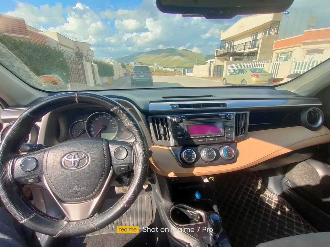 راف فور مویل 2017 خلیجي
ماشية کیلو متر: 132000 
بيها قطعة ( الباب الخلفي مصبوغ )
السعر 180 وبيها مجال 
مكانها السليمانية 
غير متواجدين ع الفيس
اتصل ع رقم الهاتف وتدلل ***********
